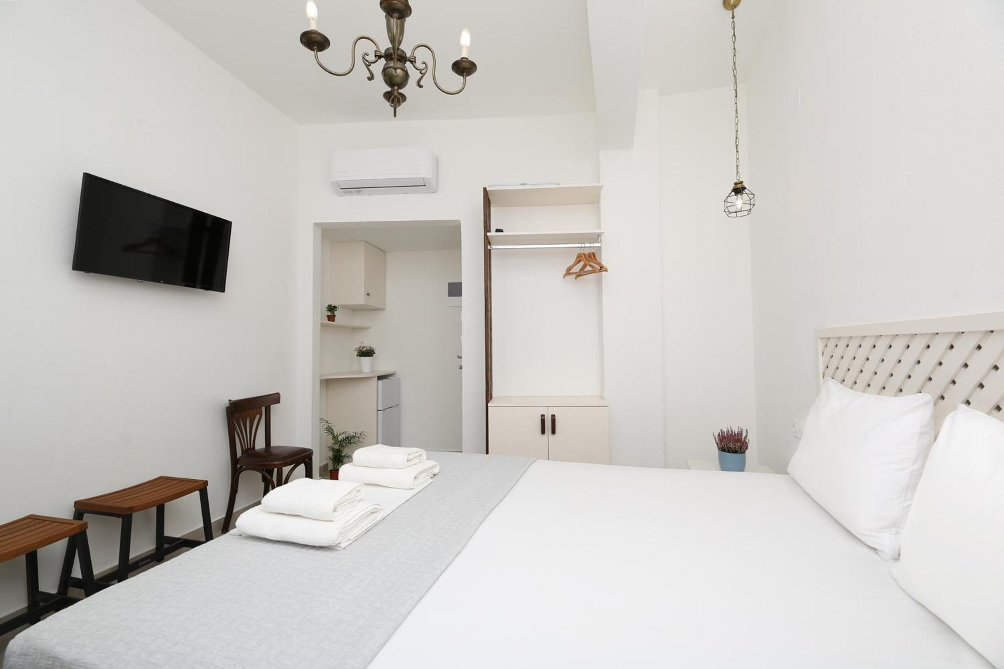 Marousos Central Guesthouse 波尔塔里亚 外观 照片